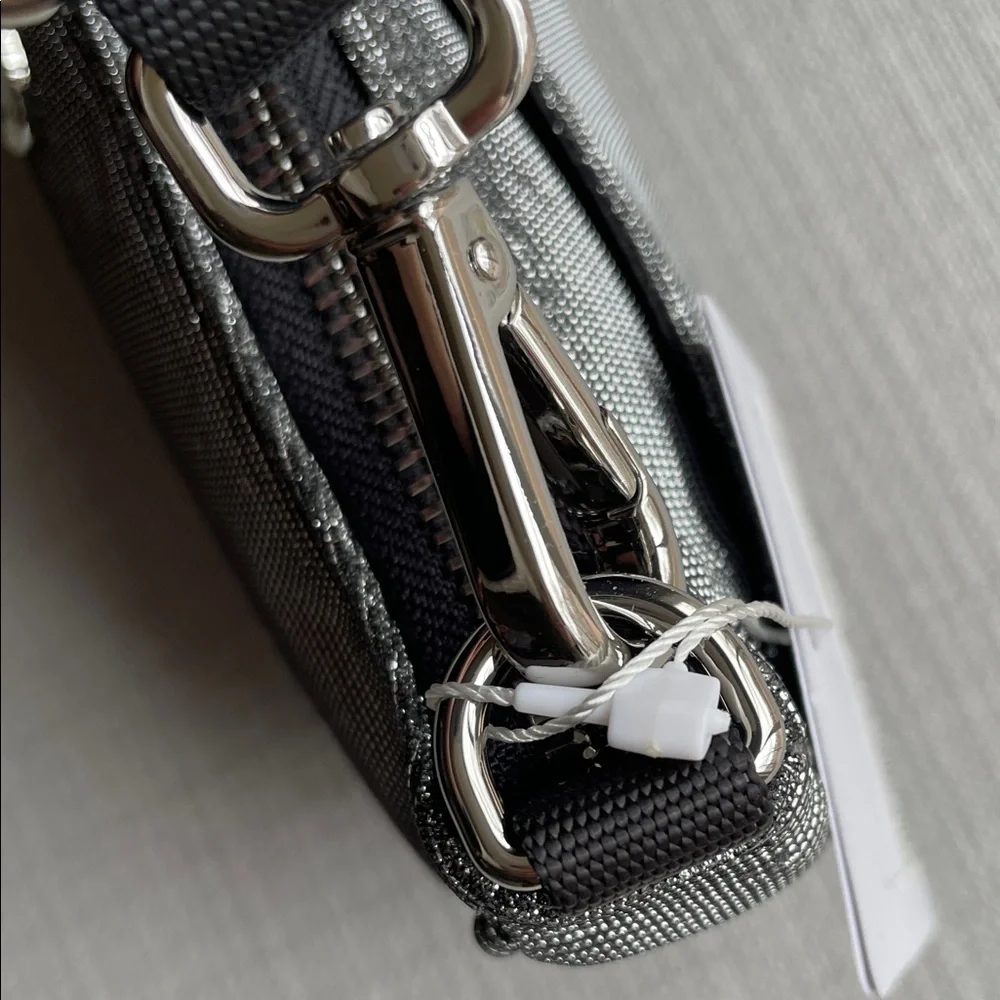 lululemon City Essentials Mini Shoulder Bag 1L Glitter - silver/gray - Picture 7 of 16